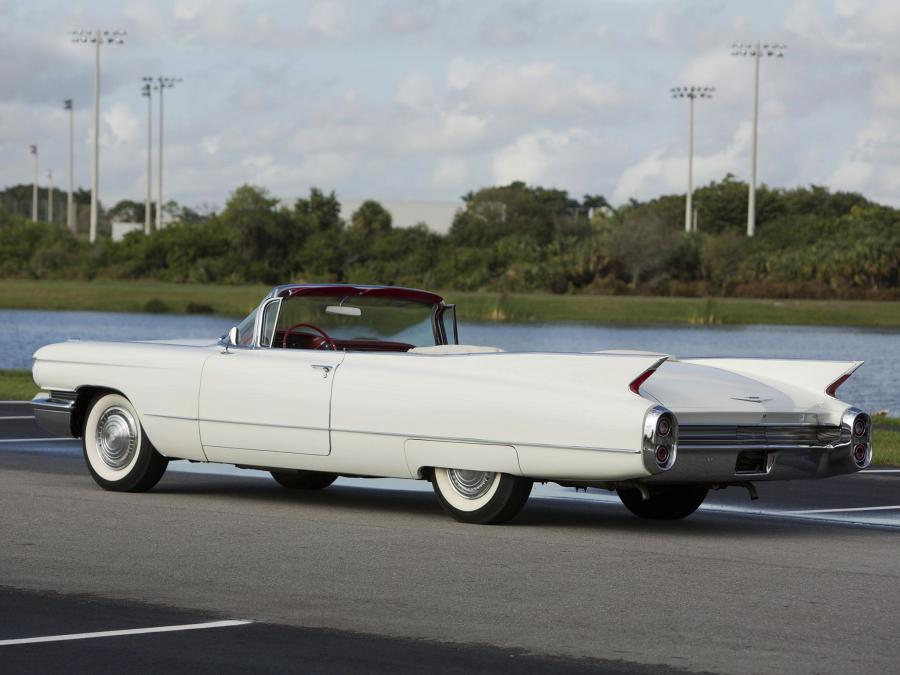  Cadillac Series 62 Convertible (6267F) 1960 года  (фото 19 из 23)